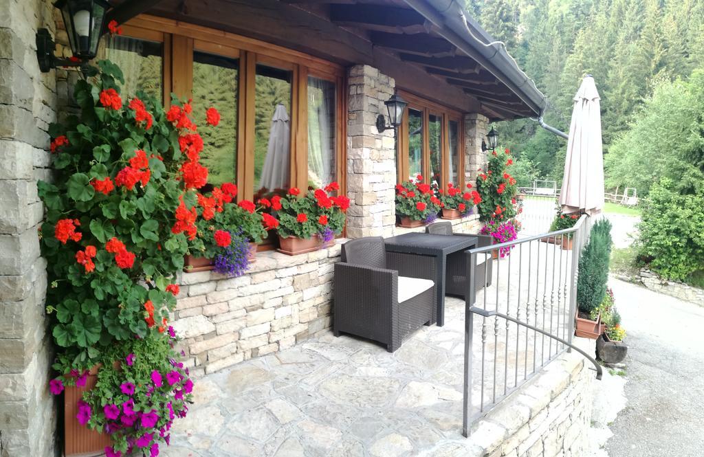 בית הארחה קוליו 	Agriturismo Cornei Da Nadia מראה חיצוני תמונה