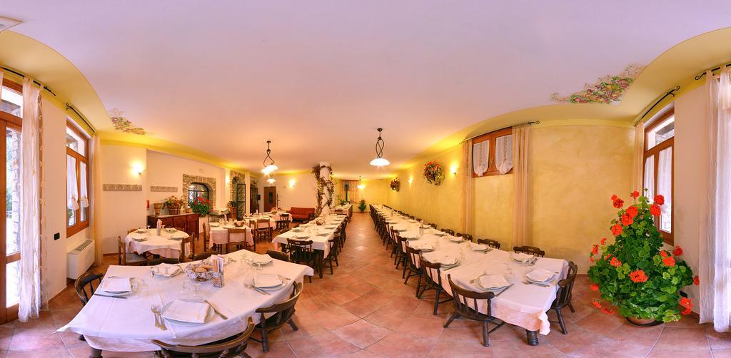 בית הארחה קוליו 	Agriturismo Cornei Da Nadia מראה חיצוני תמונה