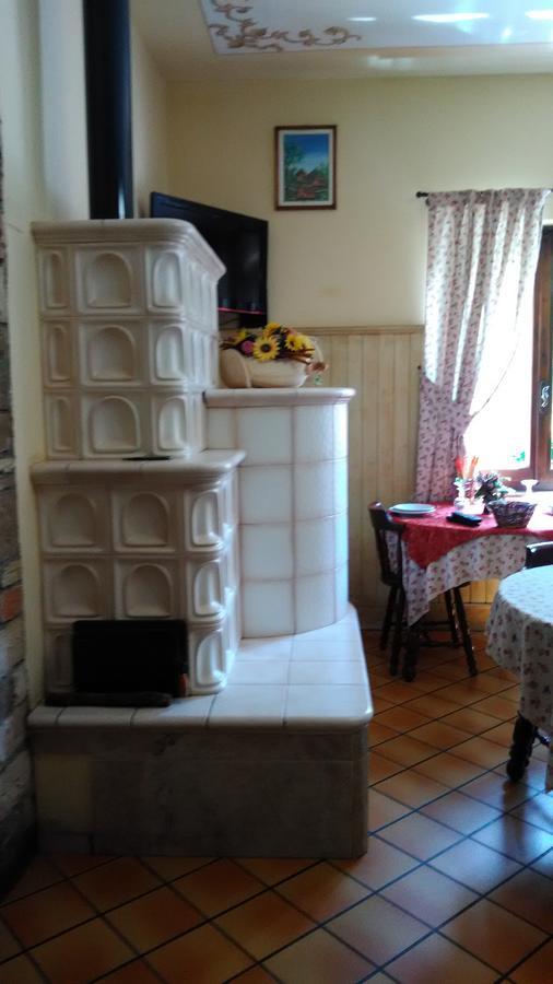 בית הארחה קוליו 	Agriturismo Cornei Da Nadia מראה חיצוני תמונה