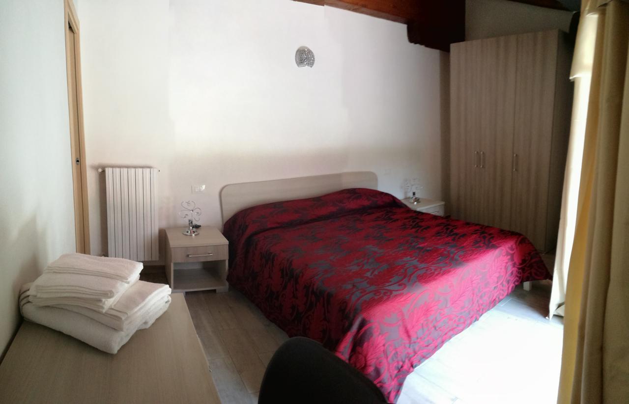 בית הארחה קוליו 	Agriturismo Cornei Da Nadia מראה חיצוני תמונה